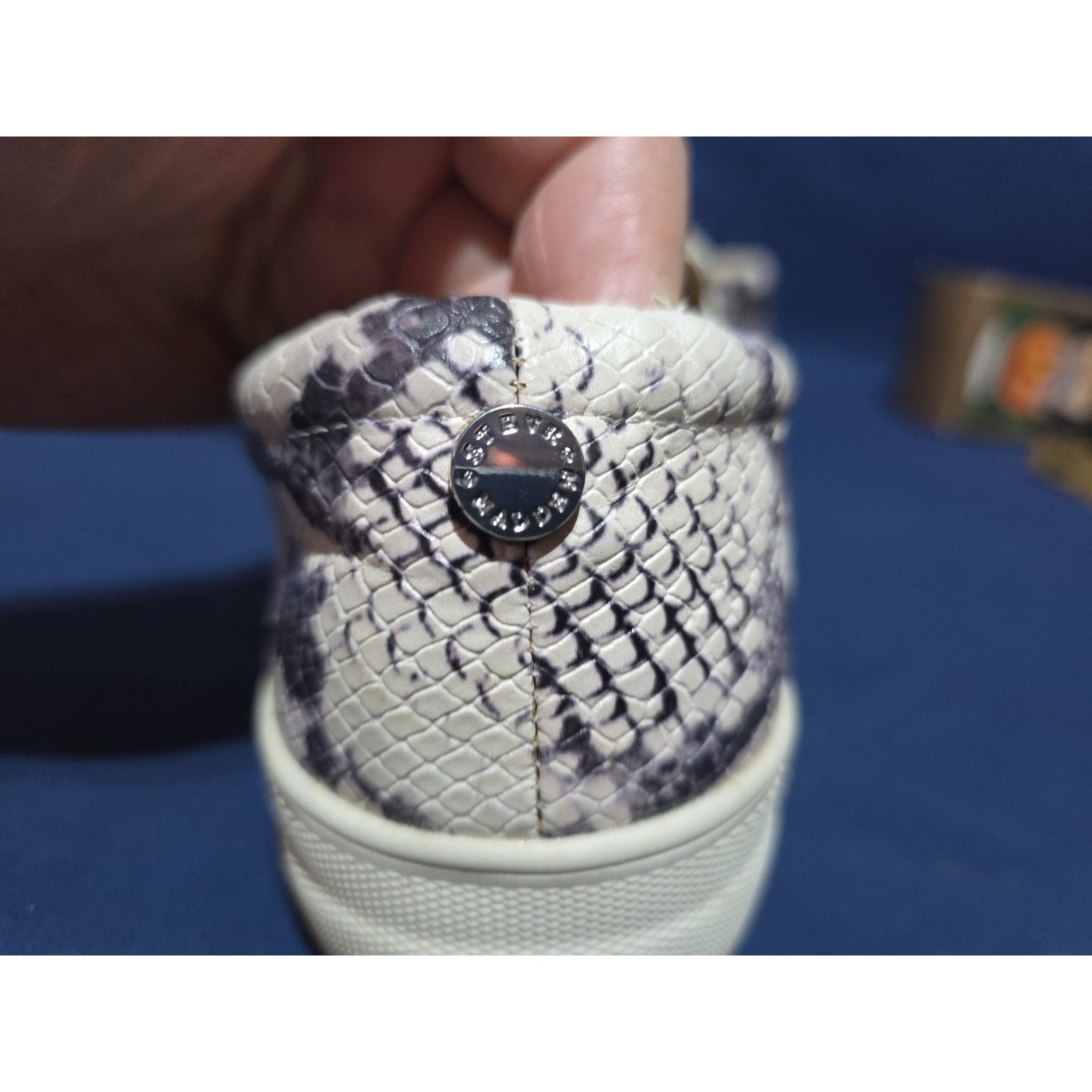 Steve Madden Shoes Womens Size 8M Snake Print Slip On Platform Casual Gills-C