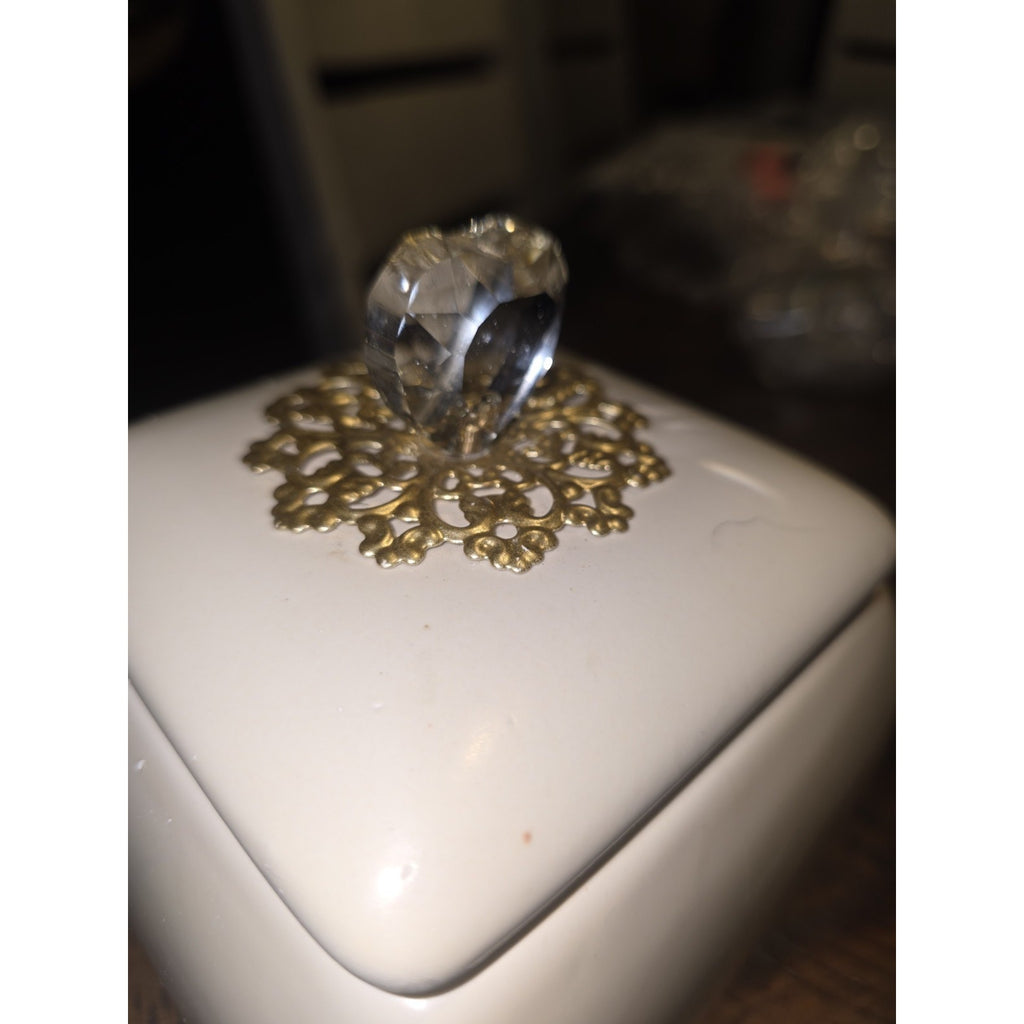 Trinket Jar With Lid......A Mother's Love Is The Heart of A Family