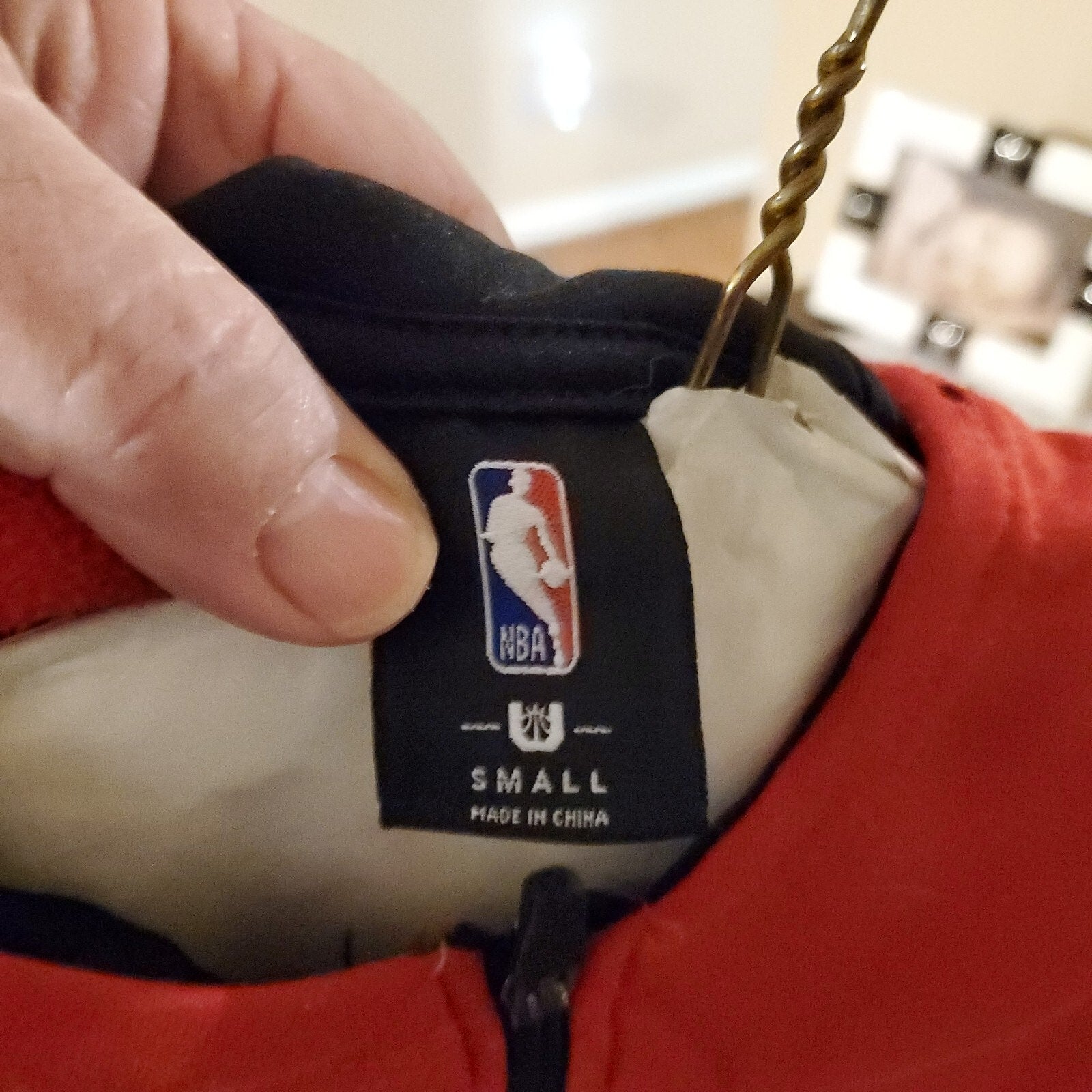 Houston Rockets Basketball Men's NBA Zip Up Hoodie Sweatshirt Warm Up small Red, pull string missing at hoodie
