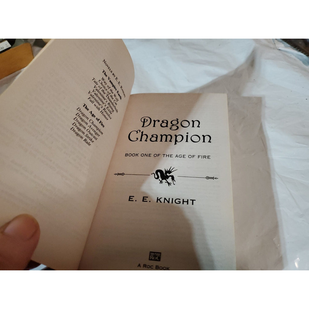 The Age of Fire Ser.: Dragon Champion by E. E. Knight (2010, UK- A Format...