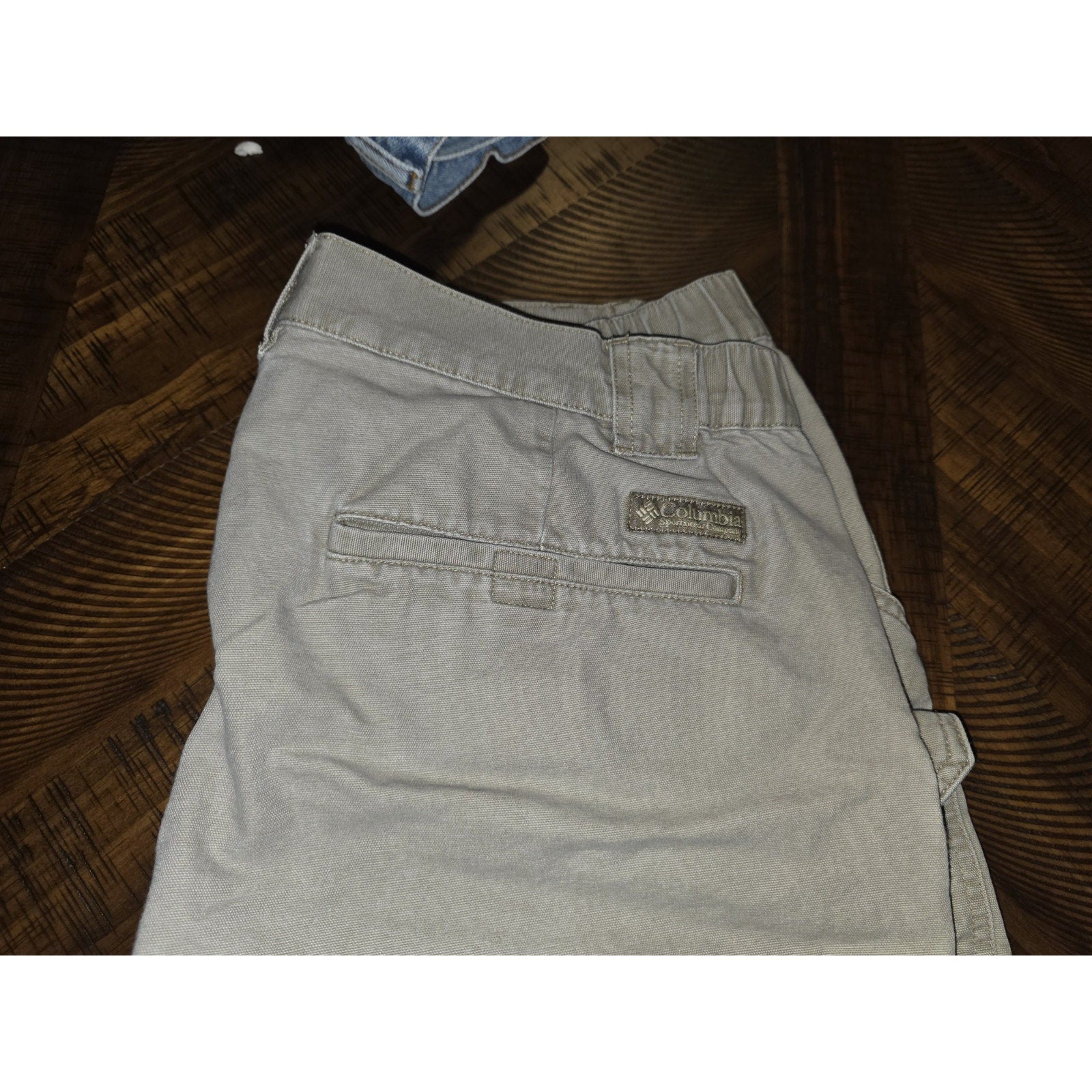 Columbia Sportswear Men's Cargo Shorts - Tan/Khaki - Style AM4042 - Size L / 38