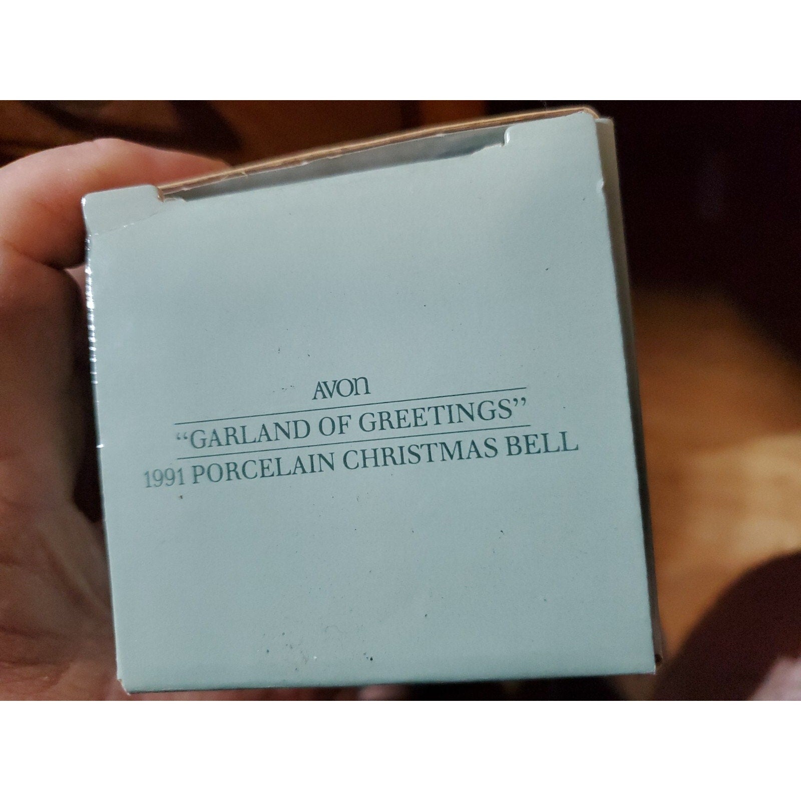 VTG Avon 1991 Porcelain Christmas Bell, Garland of Greetings. Bear handle NIB