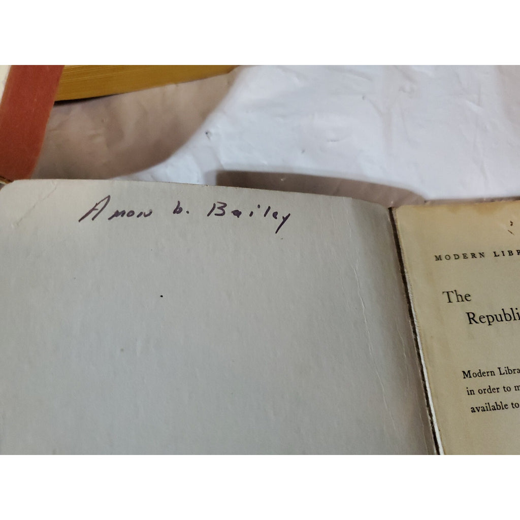 Plato : The Republic by Plató Paperback) vintage translated by B. Jewett MA