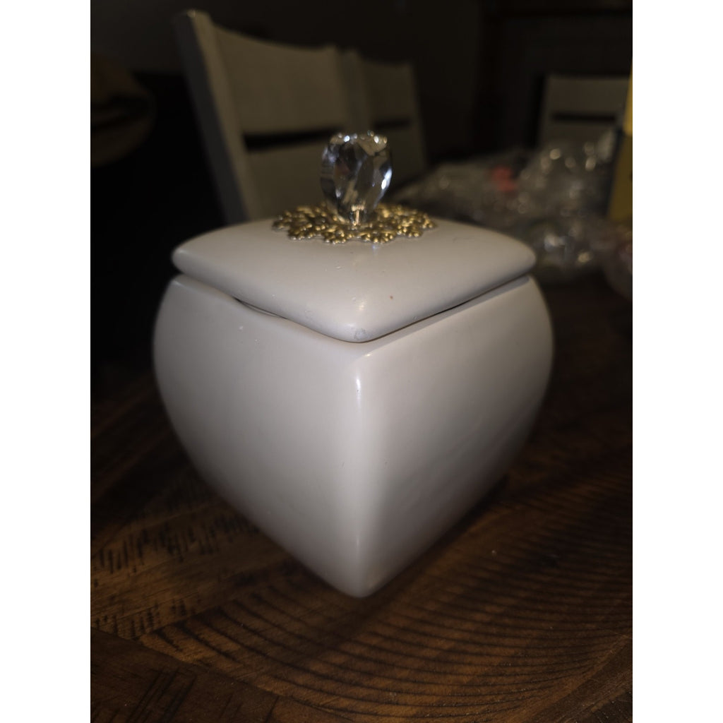 Trinket Jar With Lid......A Mother's Love Is The Heart of A Family