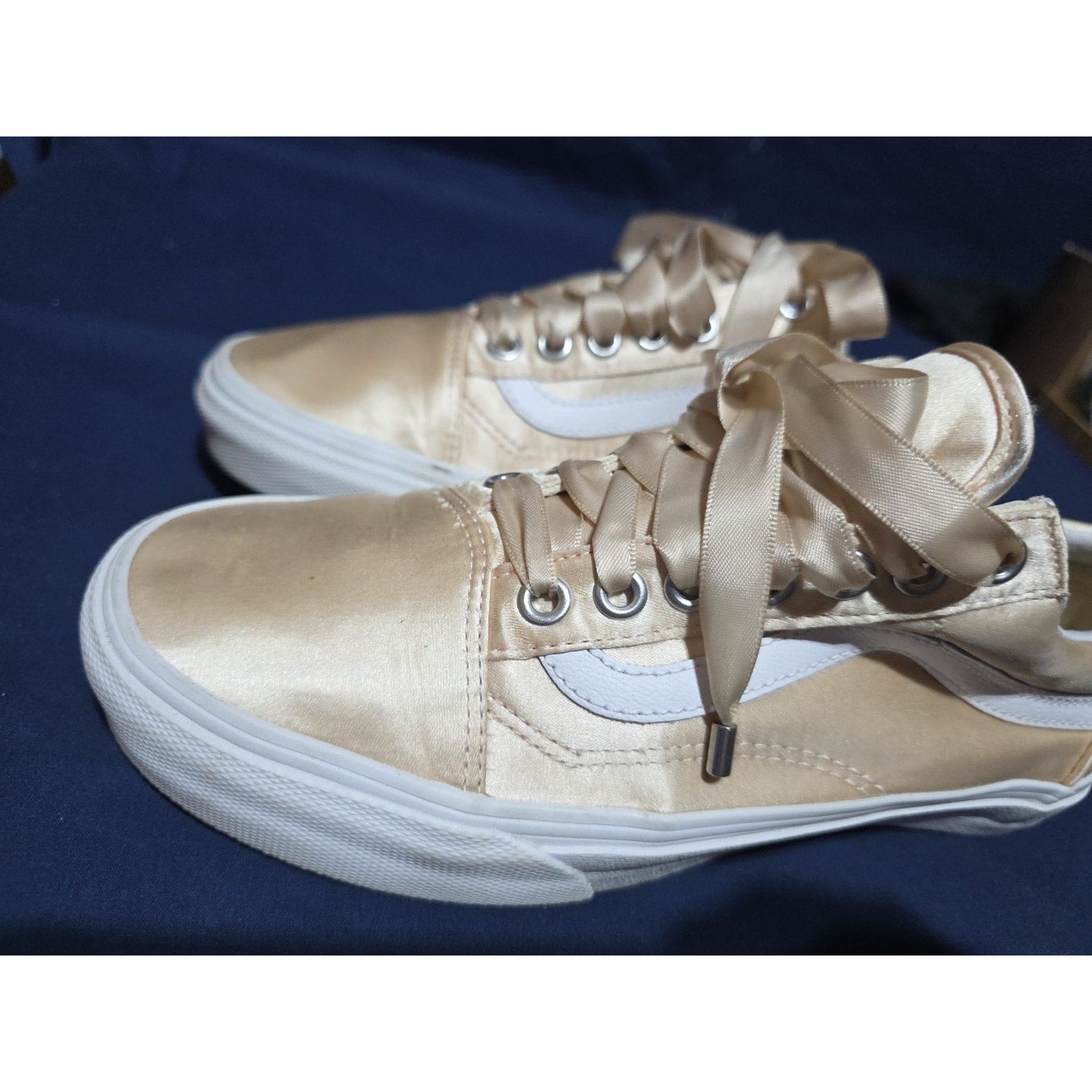 Vans Womens sz 8 Shoes Orange Peach Satin Skate Athletic Satin Lace Up Sneakers