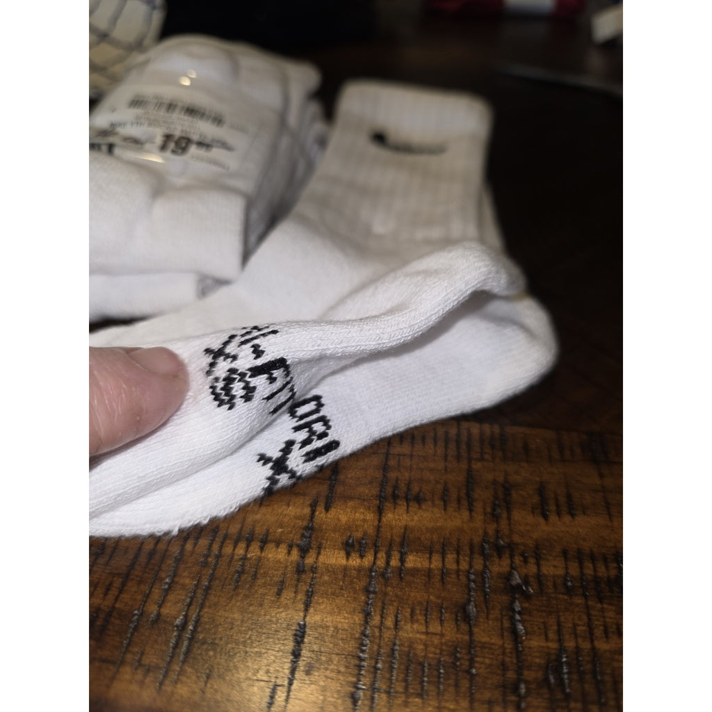 NIKE Kids Unisex Cushioned Crew Socks 3 Pairs White, YTH Shoe Size 10c-3y