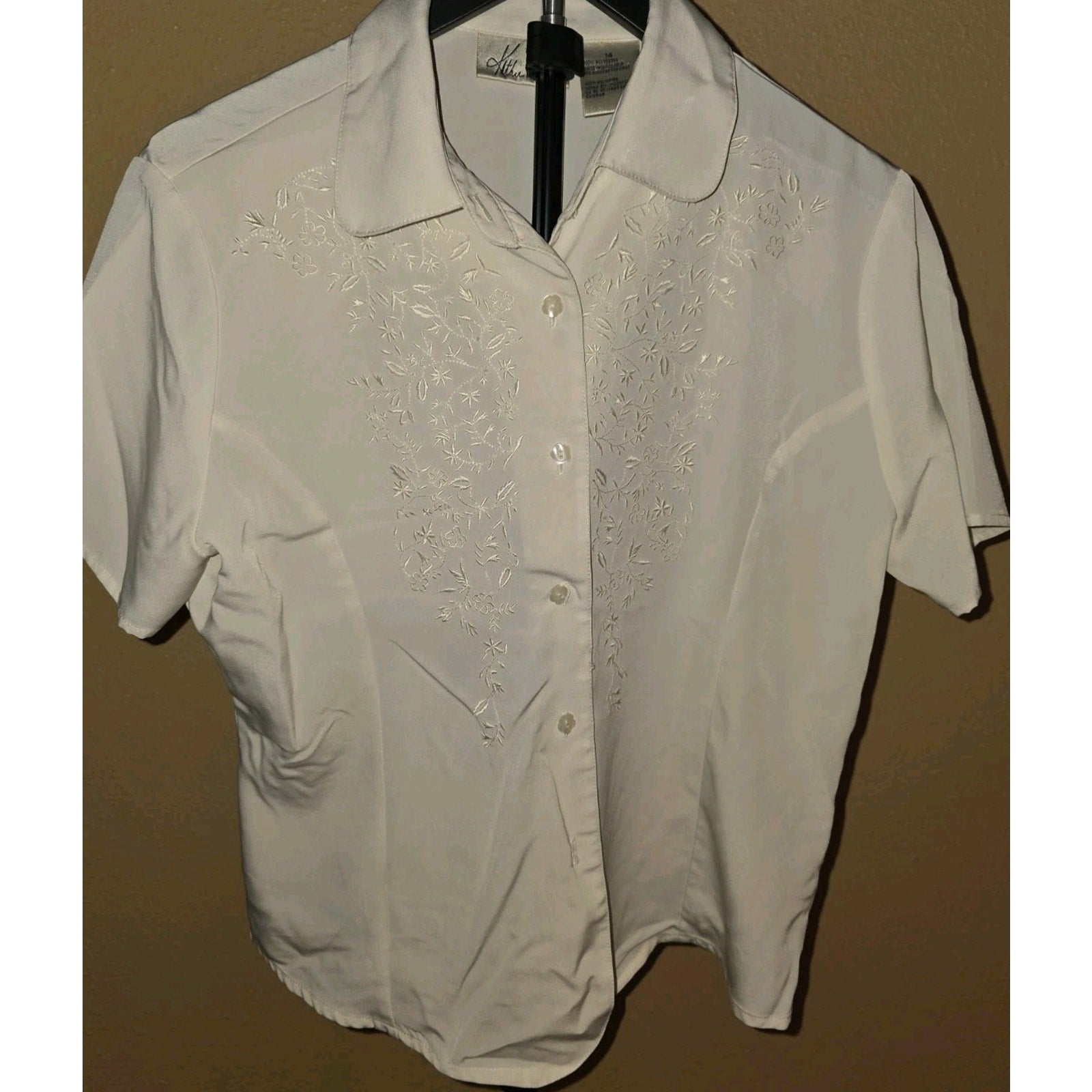 KATHIE LEE Womens Sz. 14 ivory sheer embroidered button Up Blouse shrt. sleeve