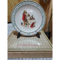 Hallmark Norman Rockwell Chritmas 1985 Santa And His Helpers Collector Plate