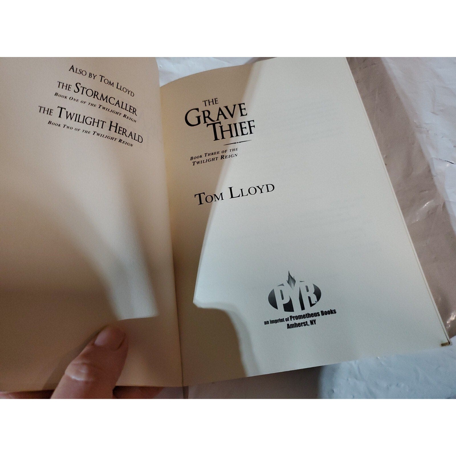 Twilight Reign Ser.: The Grave Thief by Tom Lloyd (2009, Trade Paperback)