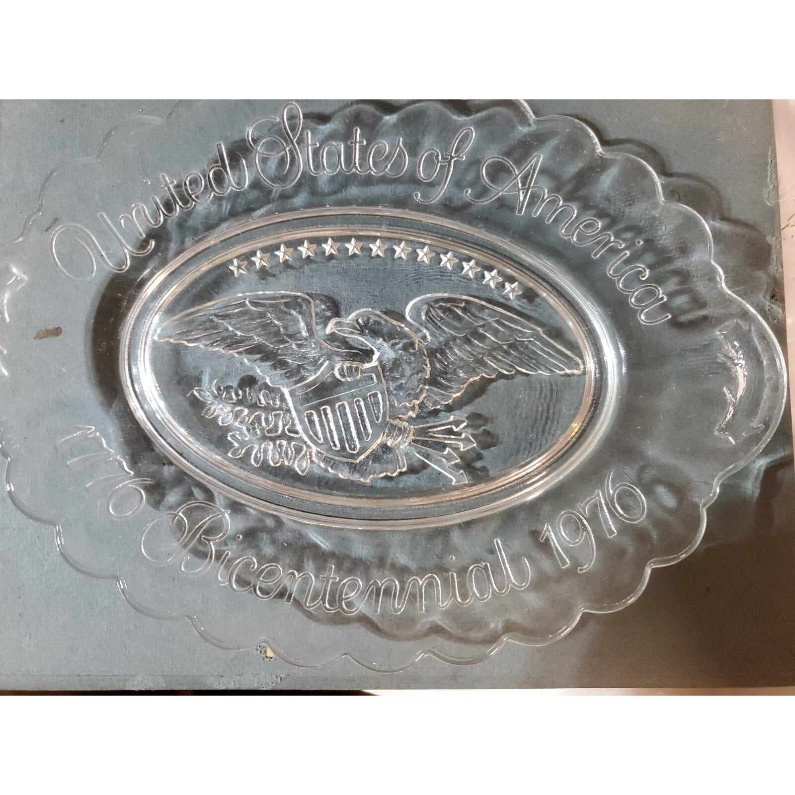Avon United States of America Bicentennial 1776-1976 Oval Plate 9"