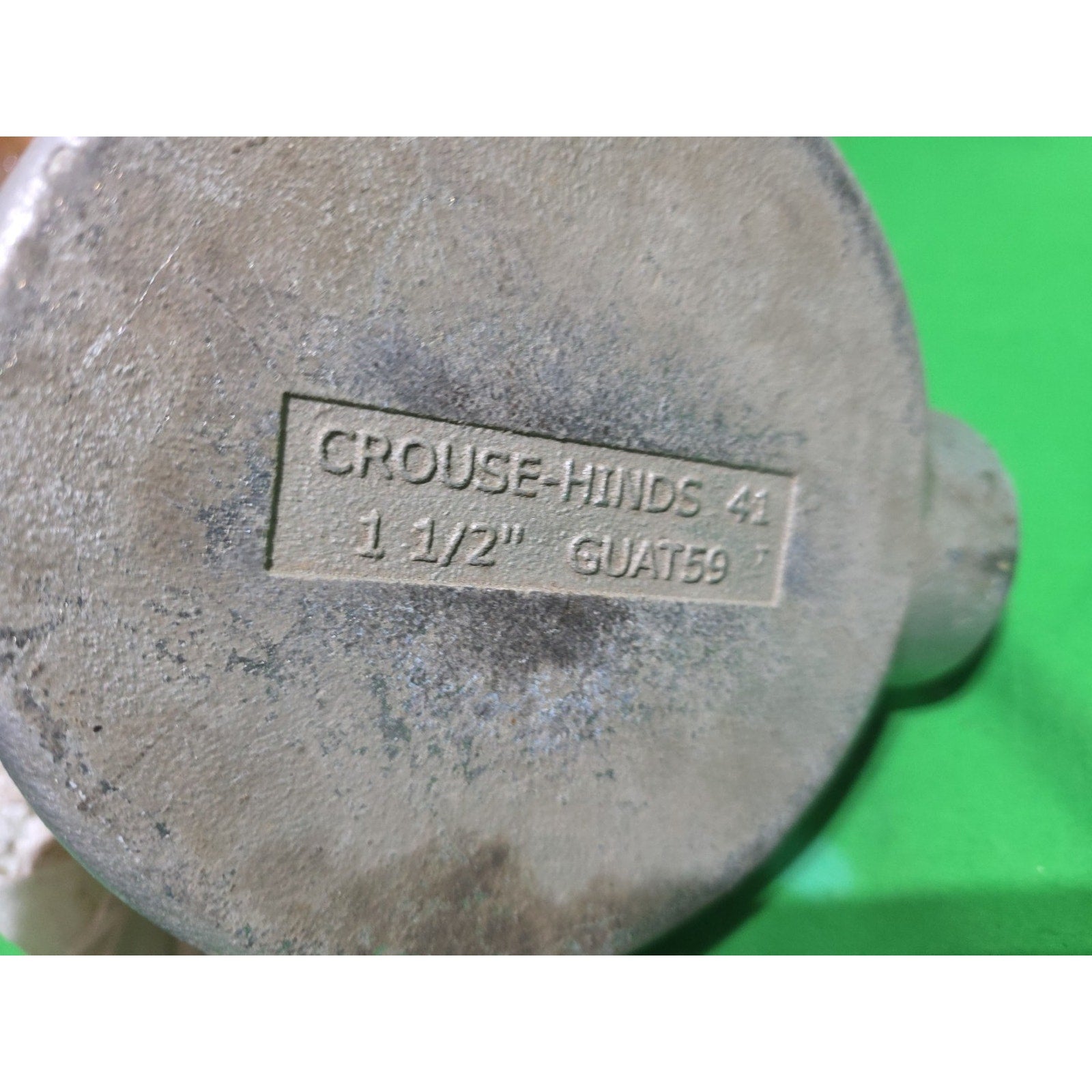 GUJT59 CROUSE HINDS 1-1/2" Conduit Outlet Box GUAT Body with Dome Cover