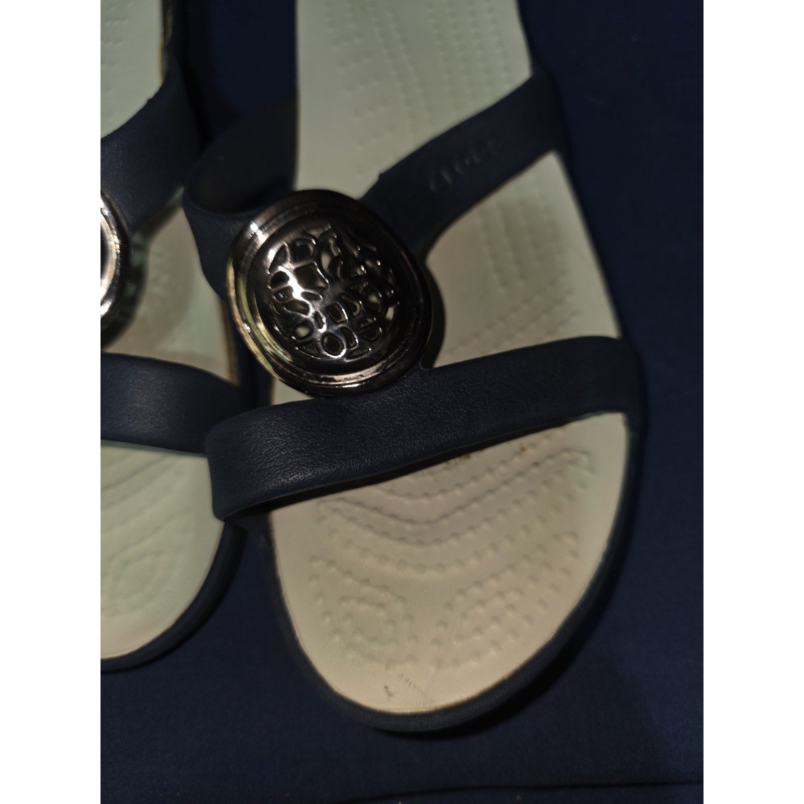 Crocs Sanrah Circle Slide Sandal Women's Size 8 Navy Blue