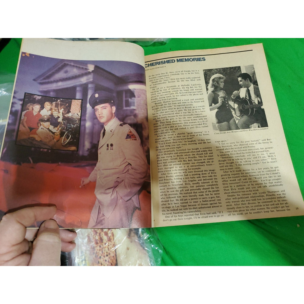 Vintage 1977 Magazine ELVIS PRESLEY A Photoplay Tribute Special Collector’s Ed.
