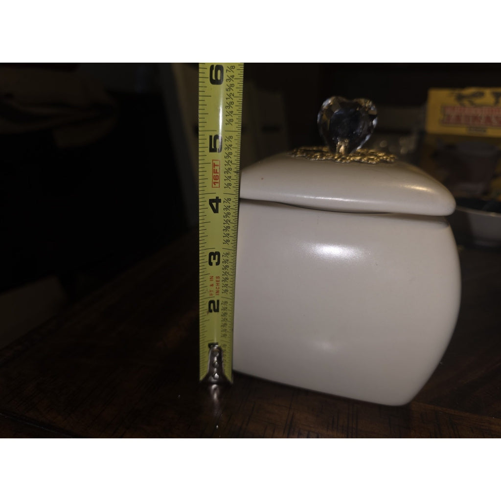 Trinket Jar With Lid......A Mother's Love Is The Heart of A Family