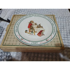 Hallmark Norman Rockwell Chritmas 1985 Santa And His Helpers Collector Plate
