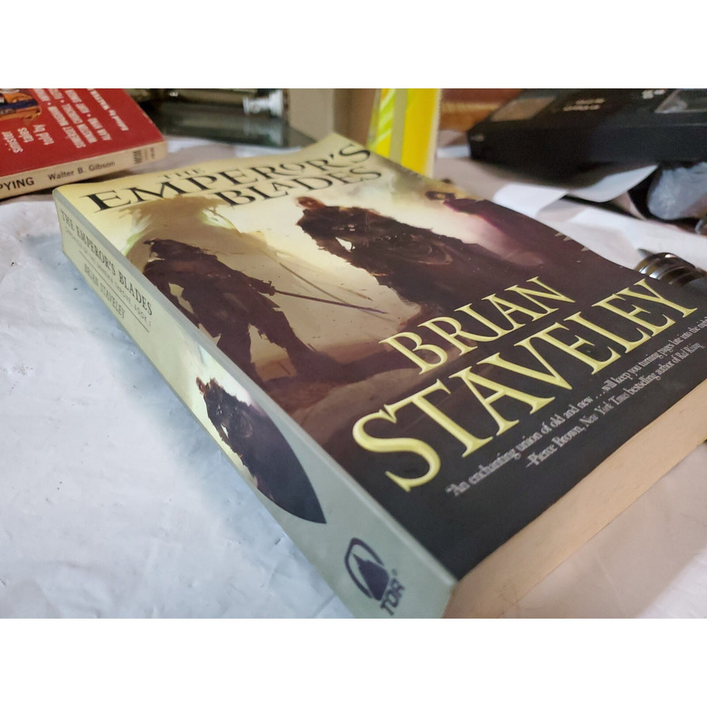 Chronicle of the Unhewn Throne Ser.: The Emperor's Blades : Chronicle of the...